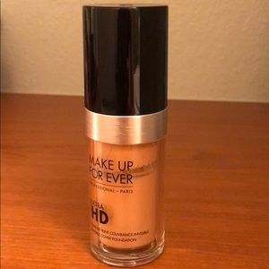 Makeup Forever Ultra HD Foundation in Y335